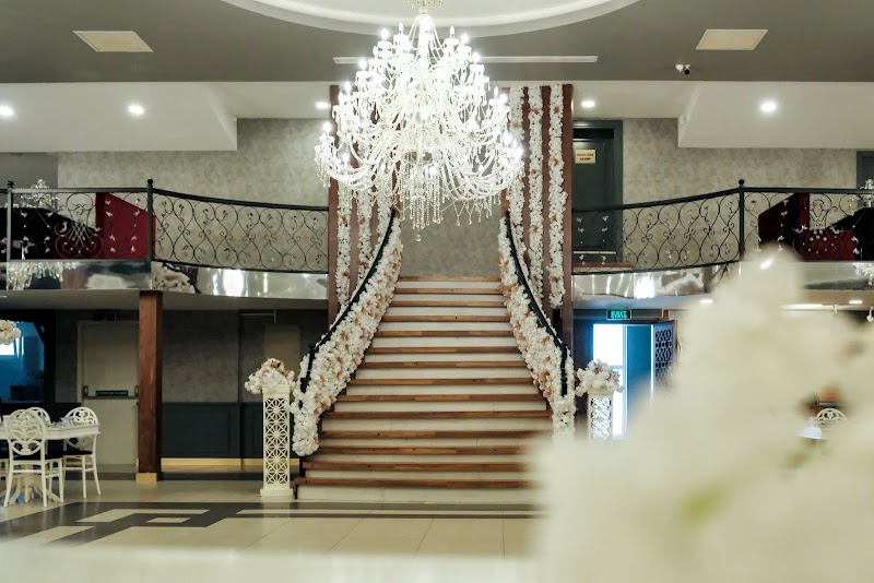 Salon S